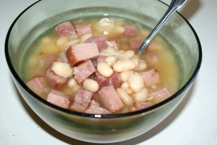 DSC00905 425x283 Bean and Ham soup: A Redneck treat – Redneck cooking