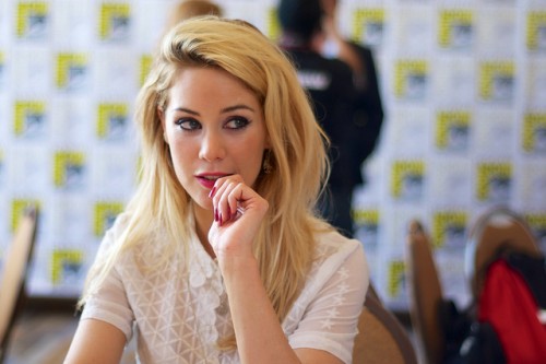 Dominion Roxanne McKee SDCC