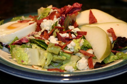 bistro-dinner-salad